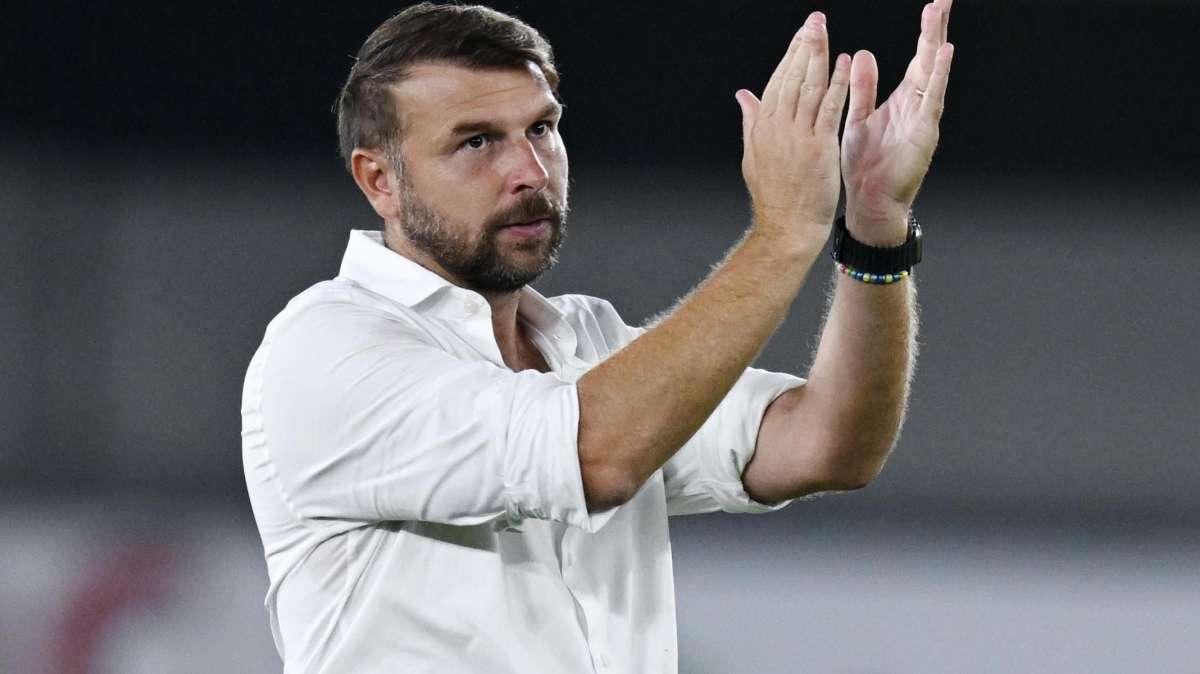 Qui Hellas Verona - Domani la conferenza stampa pre-Inter di Zanetti: fissato l'orario 