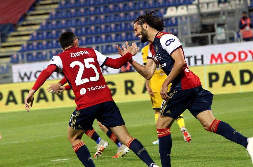 Serie A, il Cagliari ribalta il Parma e torna a sperare: finisce 4-3. Ducali fuori in lacrime