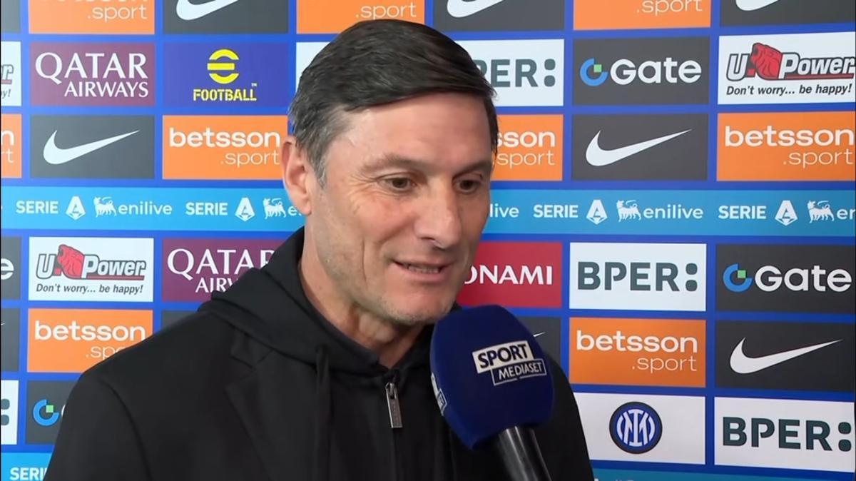 Un regalo speciale per Zanetti: una maglia Quartieri Spagnoli