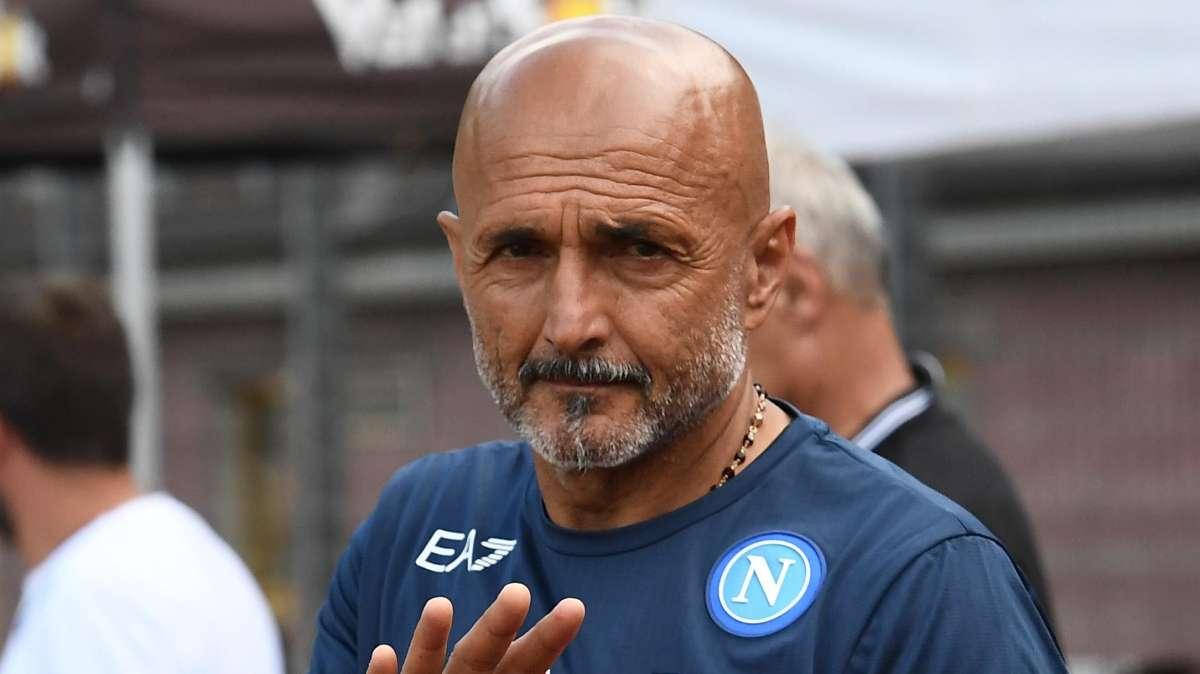 Spalletti 'perdona' Osimhen: stretta di mano e chiarimento a fine allenamento