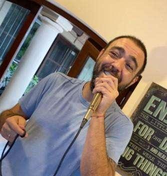 Recoba canta Celentano e tagga gli ex compagni interisti: "Almeno ridiamo un po'. Vi sono vicino"