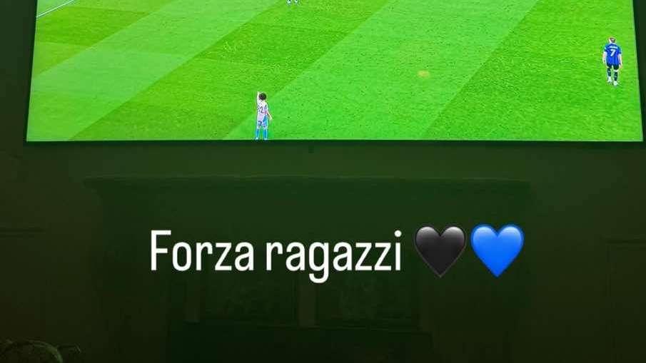 Man. City-Inter, Dimarco veste i panni del tifoso davanti alla tv: "Forza ragazzi"