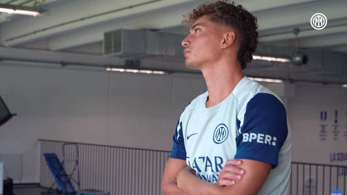 Budel elogia Sebastiano Esposito: "Tecnicamente molto forte, sarebbe perfetto per il Cagliari"