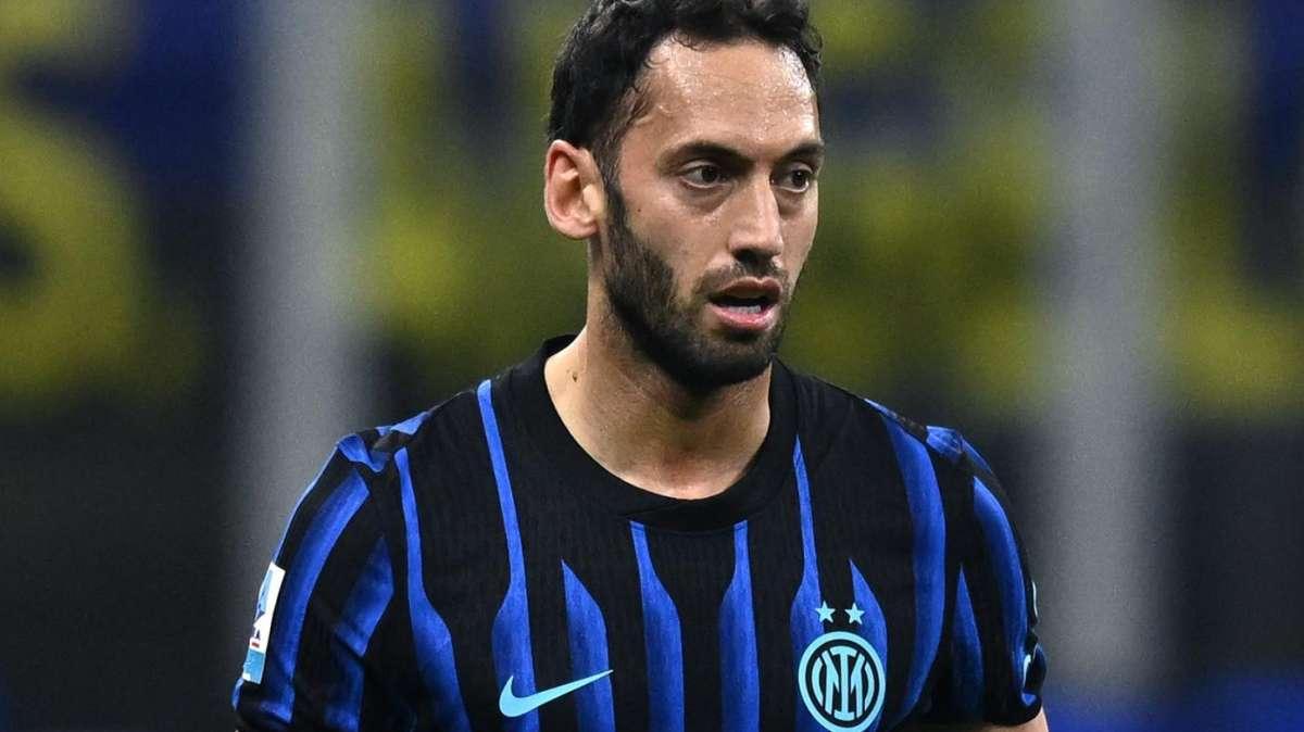 FcIN - Calhanoglu e il futuro, work in progress. Uno degli agenti è stato a Milano, il Galatasaray ha in mente la cifra