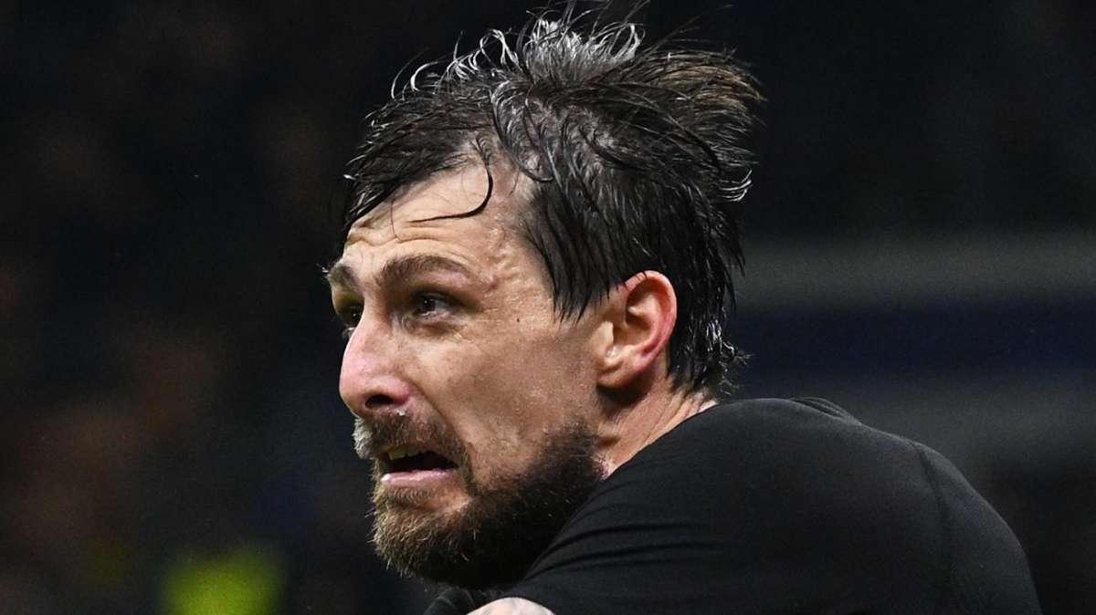 Corsera - Inter, Acerbi può partire con la penale. E per Calhanoglu c'è già il prezzo