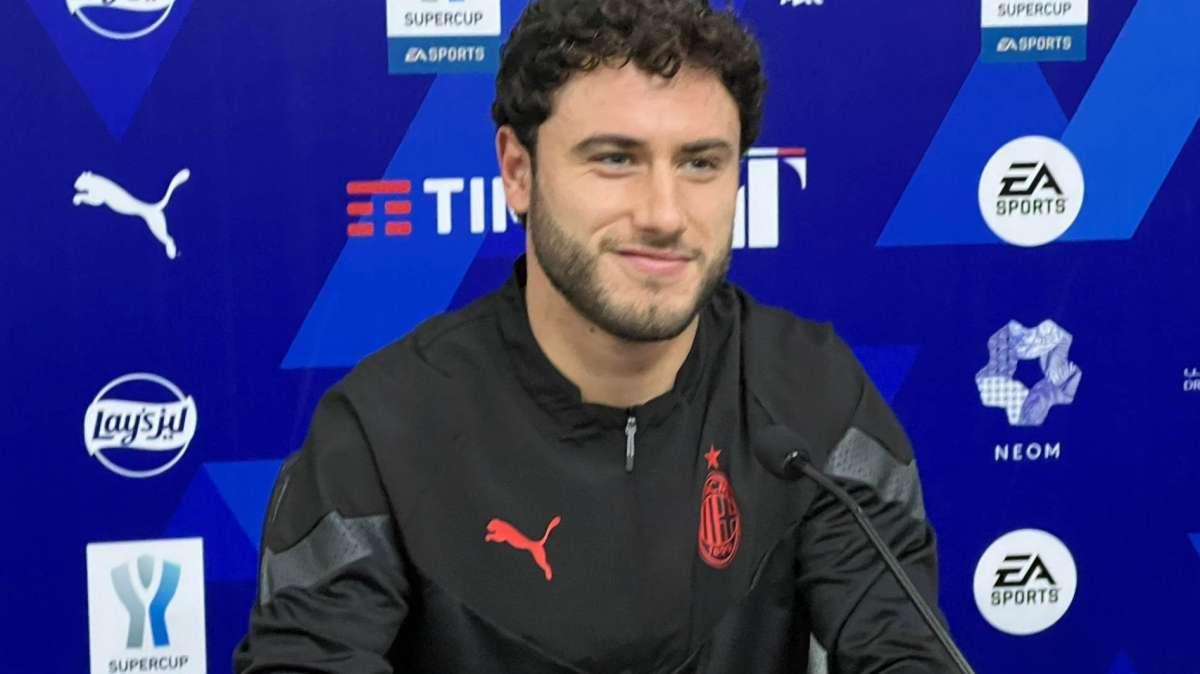 Milan, Calabria: "Contento che Dimarco stia facendo bene. Voglia alzare questa coppa"