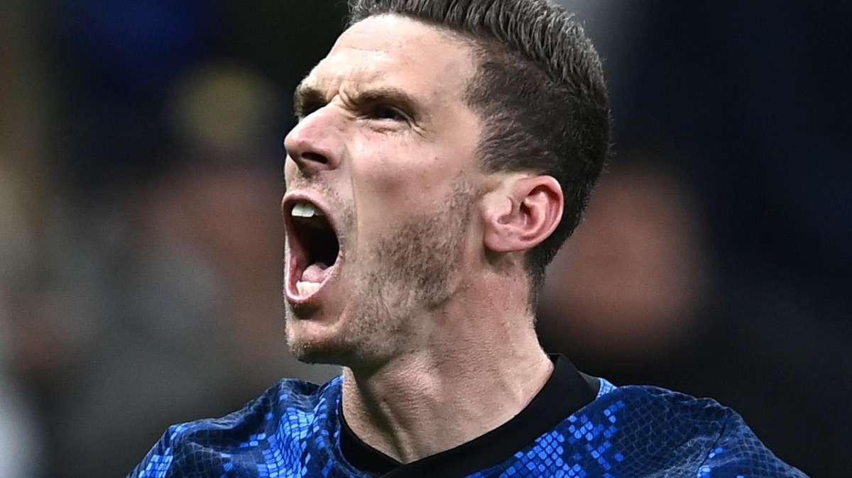 Gosens: "Pochi stadi come San Siro. Il derby una follia totale, è stato lì che ho capito una cosa"