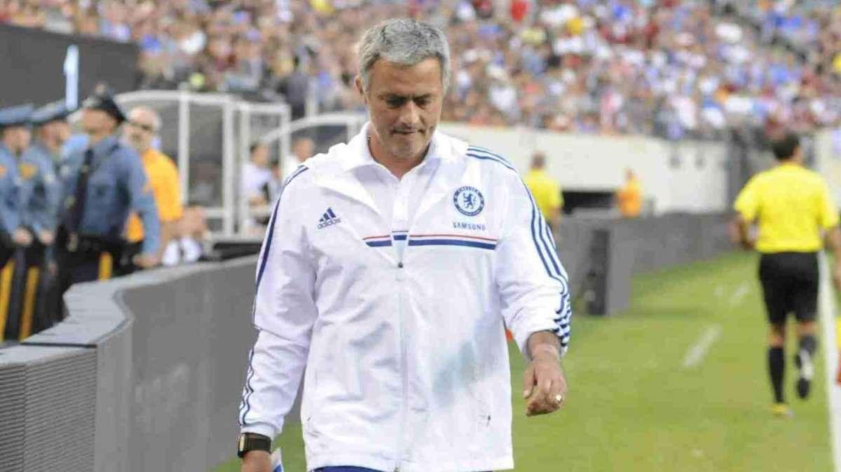 Mourinho non si muove dal Chelsea: "Resto finché..."