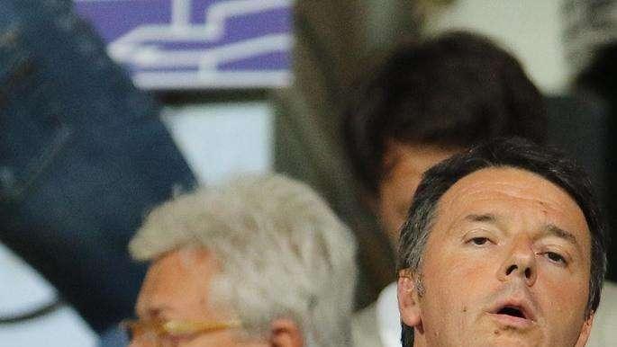 Renzi: "A Milano tolgono la finale UCL, a Manchester presentano stadio nuovo. È il declino del calcio italiano"