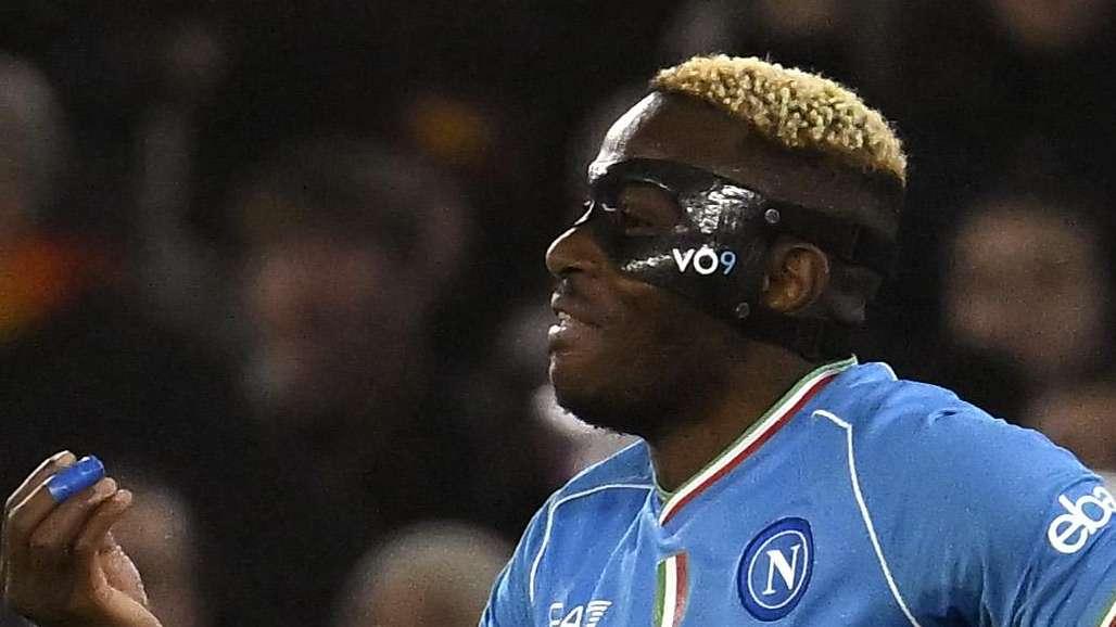Polveriera Napoli, Osimhen insulta l'agente di Kvaratskhelia: "Pezzo di m..."