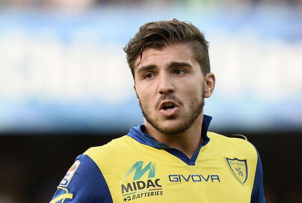 Paloschi firma il derby, ma è polemica: 1-0 a Verona