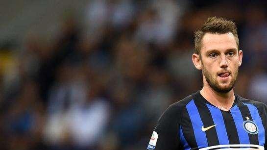 Sky - Per Stefan De Vrij solo crampi, l'olandese non è in dubbio per Roma. Nainggolan può rientrare con la Juve