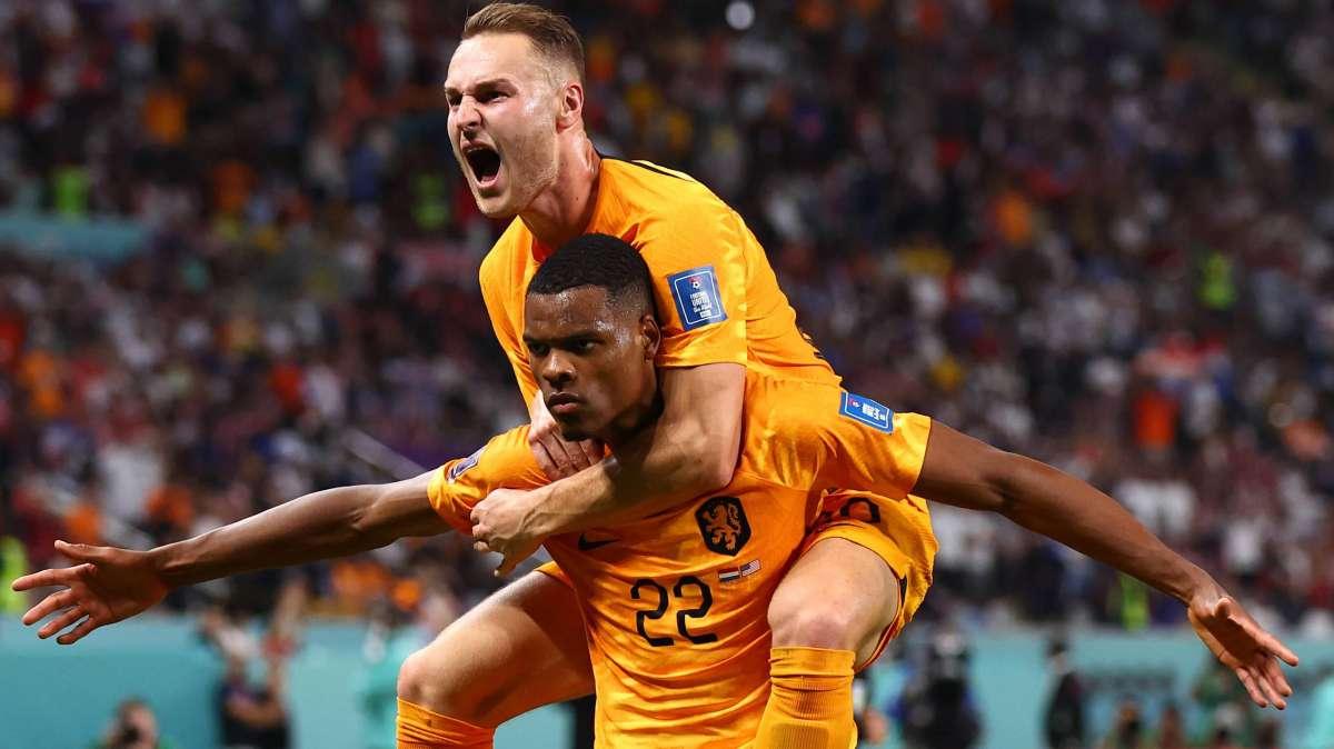 Sky De - M. United, caccia all'esterno: Ten Hag spinge per Denzel Dumfries