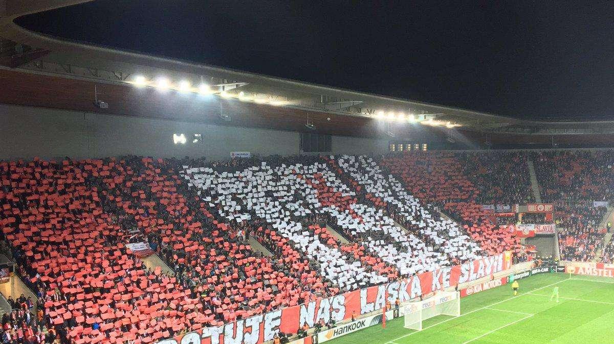 Fanno il bagno nudi in un canale a Venezia: multati due tifosi dello Slavia