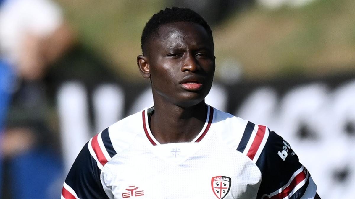 GdS - L'Inter lo segue, il Cagliari prolunga il contratto di Mendy