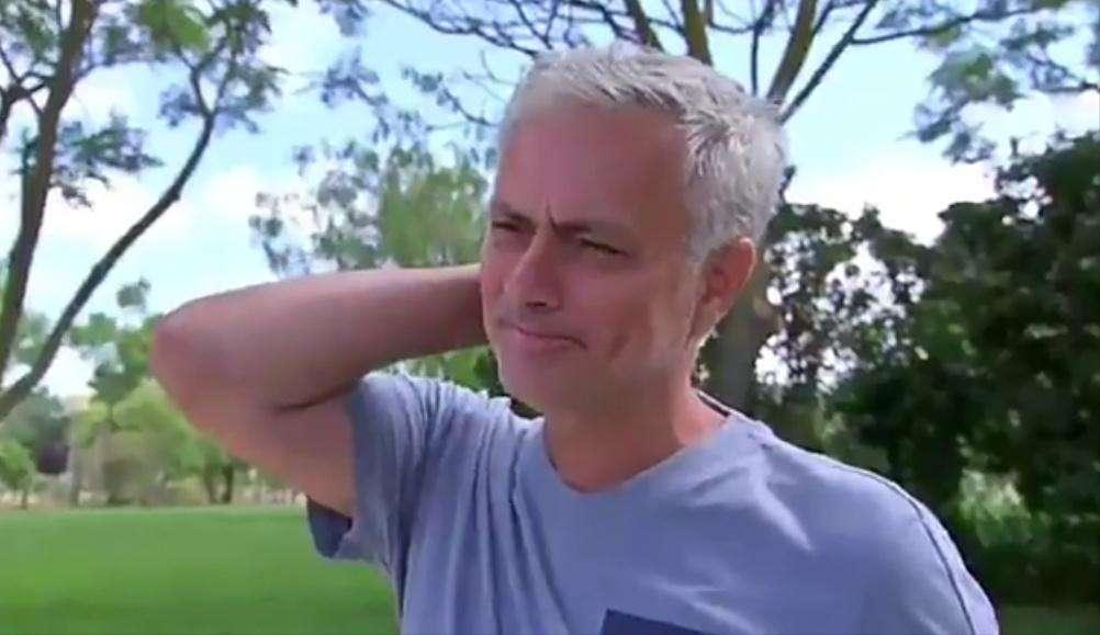 "Ora che mi sono fermato, il calcio mi manca". E Mourinho si commuove