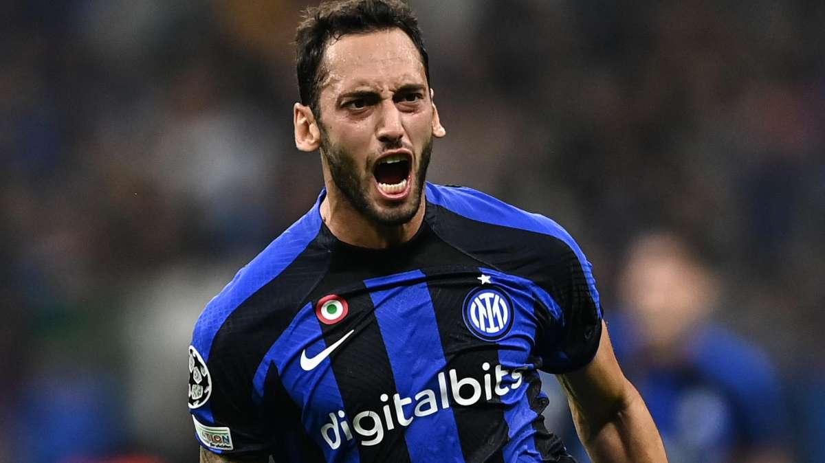 Calhanoglu: "Possiamo vincere tutto, anche la Champions. Skriniar? Resti!". E su Lukaku, Dzeko, Lautaro e Inzaghi...