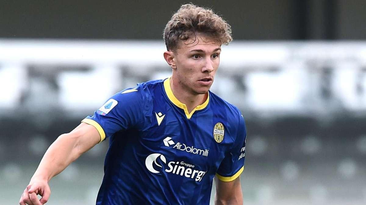 FcIN - Lovato brucia le tappe, cresce l'interesse delle big. Il Verona ne ha parlato anche con l'Inter e ha una strategia