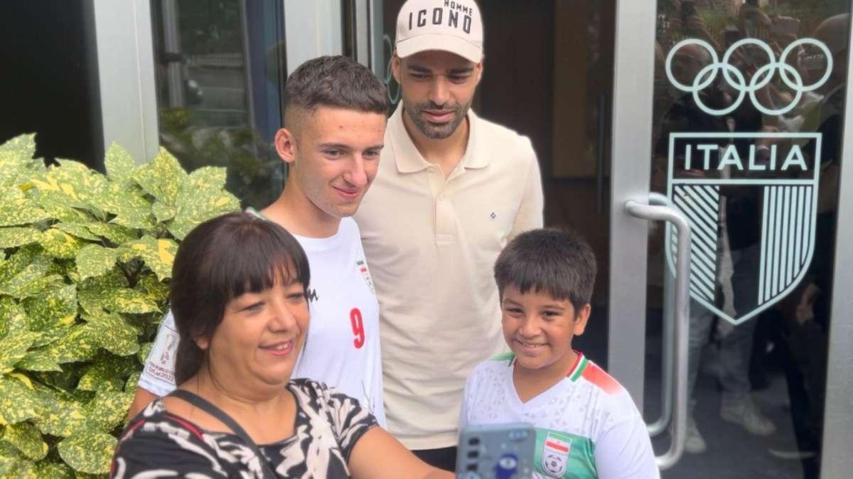 CONI, accoglienza 'di casa' per Taremi da parte di un gruppo di tifosi