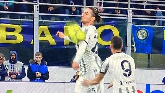 Inter-Juventus, la moviola - Chiffi è impreciso, il VAR pure: l'1-0 bianconero è viziato da un tocco di braccio di Rabiot
