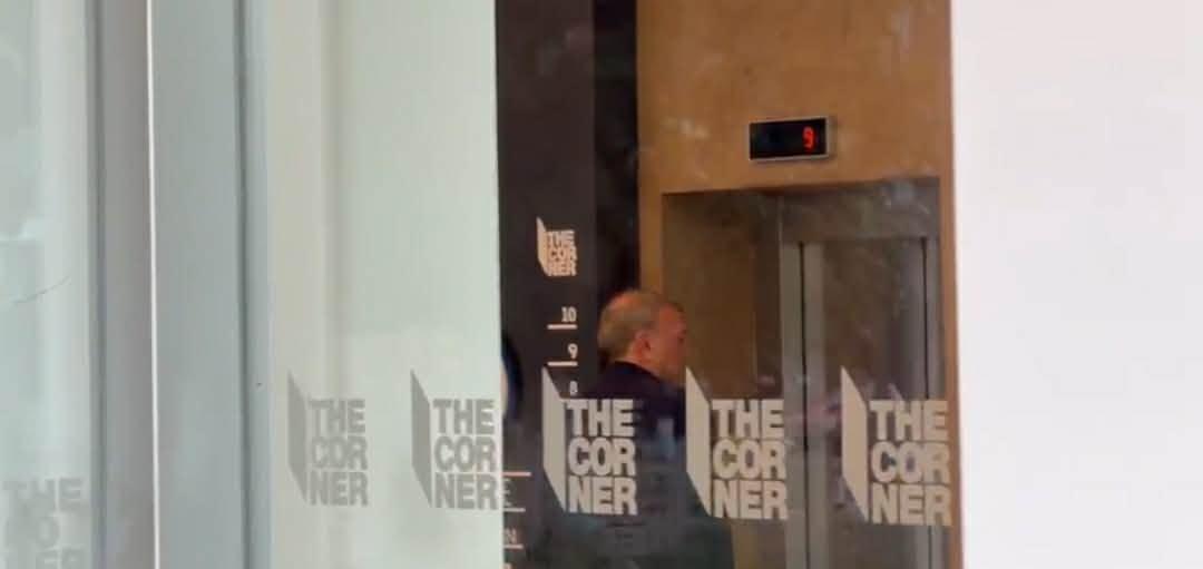 Vecchie conoscenze si affacciano in sede: c'è l'ex agente di Maicon