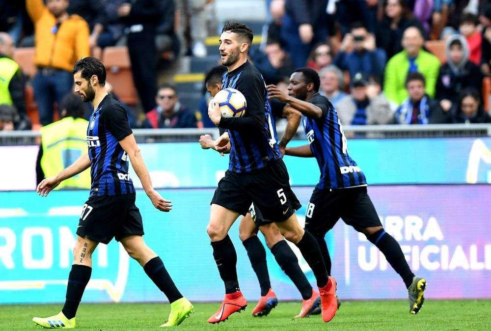 Politano e Gagliardini abbattono il muro estense: l'Inter supera 2-0 la Spal e affila le armi per il derby