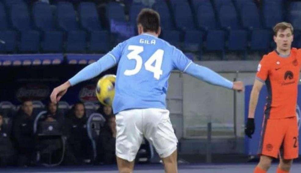 Moviola GdS - Gila col braccio in area laziale: episodio molto dubbio, decisione al limite
