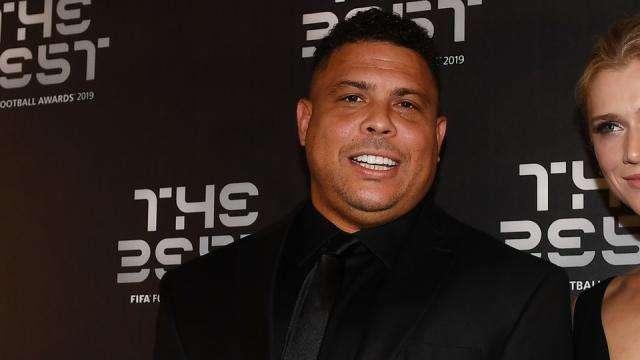 Crouch e l'incontro con Ronaldo in una spiaggia di Ibiza: "C'erano birra e donne. Non sapeva chi fossi"