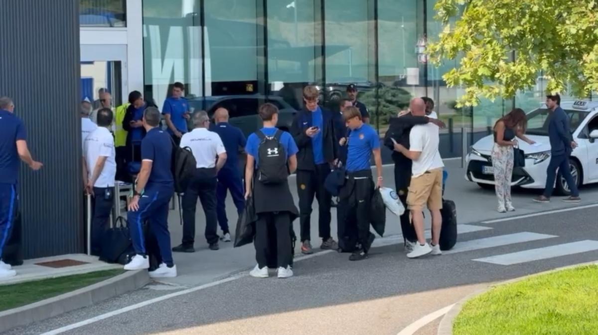 VIDEO - L'Inter è rientrata in Italia: le immagini da Malpensa