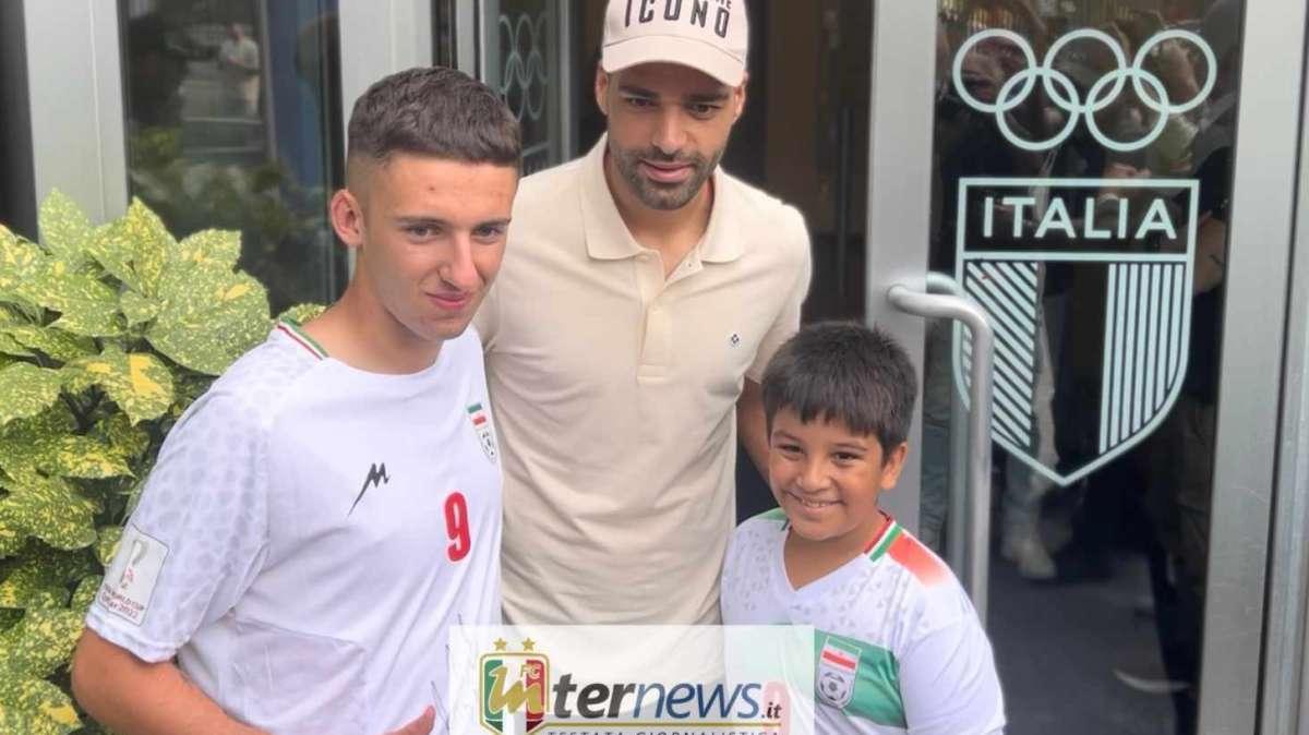 VIDEO - Mehdi Taremi saluta i tifosi interisti prima delle visite al Coni