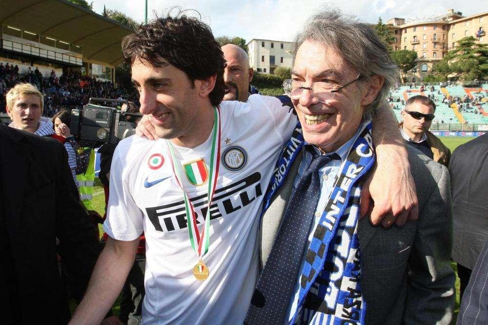 VIDEO - Accadde oggi - Giorno di festa: la Uefa '98 al Meazza, Adriano-Recoba per la Champions e Milito-scudetto a Siena