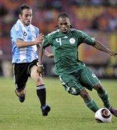 Joel Obi in azione durante Nigeria-Argentina