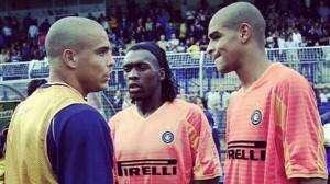 Adriano, tuffo nel passato: foto con Ronaldo e Seedorf