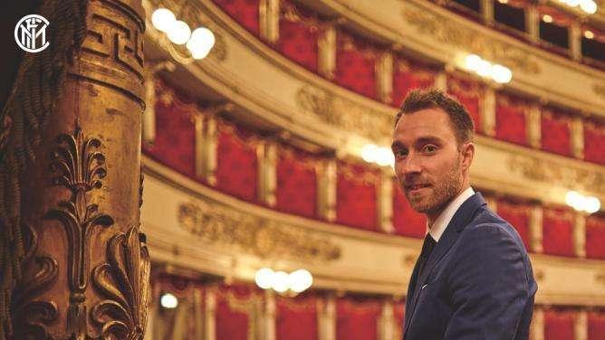 Eriksen presentato alla Scala, la Pro Vercelli applaude ricordando... Vives