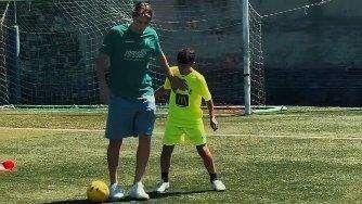 Pio, le ferie possono attendere: l'attaccante si dedica alla sua ex scuola calcio