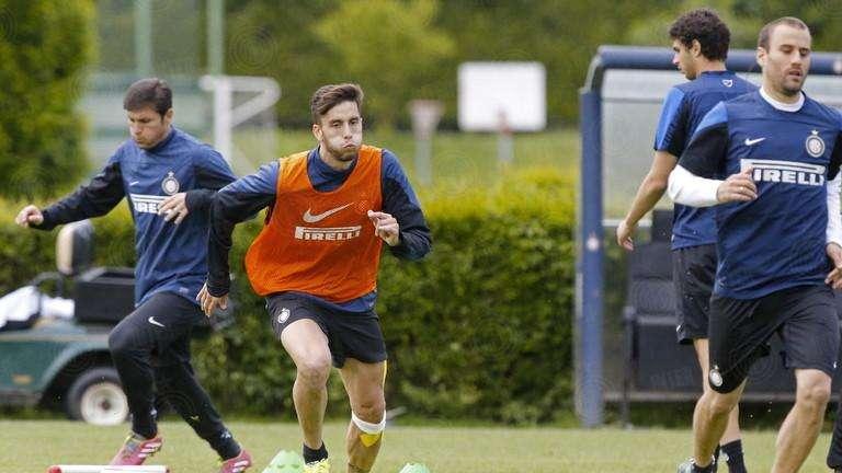 FOTO - Alvarez scatta con il gruppo verso il Derby
