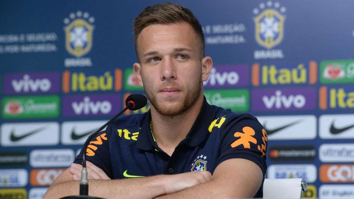 Roman, vp Gremio a FcIN: "Anche l'Inter su Arthur. Valutiamo offerte, clausola da 50 milioni"