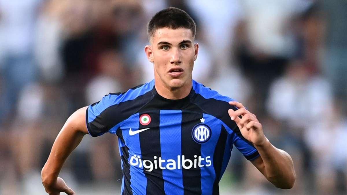 Sky - Il Chelsea fa sul serio per Casadei: offerta da 7/8 milioni. Affare difficile: l'Inter vuole la recompra