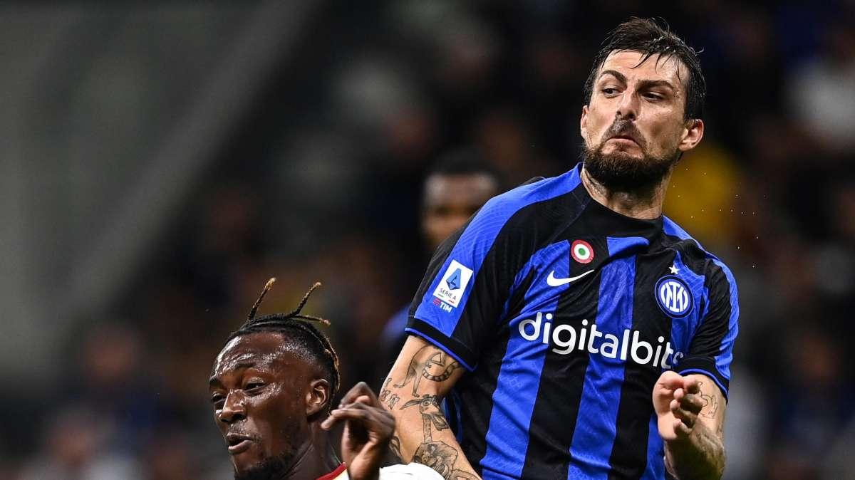 L'Inter sbanca il Mapei Stadium, l'esultanza di Acerbi sui social: "Grandi"