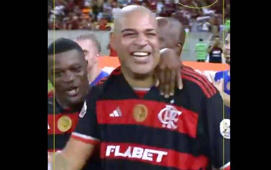 VIDEO - L'ultimo gol di Adriano: rigore in... rossonero a un ex milanista