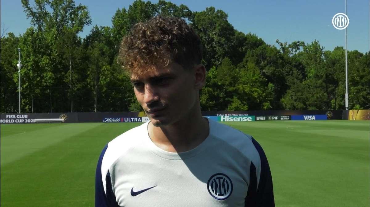 FcIN - Cagliari ipotesi complicata, su Sebastiano Esposito c'è forte la Fiorentina. Ma serve prima uno step