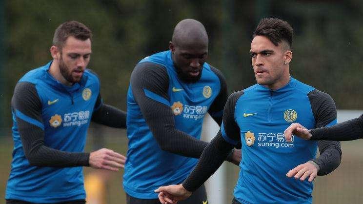 CdS - Brozovic fino al 2024: Inter al lavoro. Camano punta al ritocco per Lautaro, per De Vrij occhio a Raiola