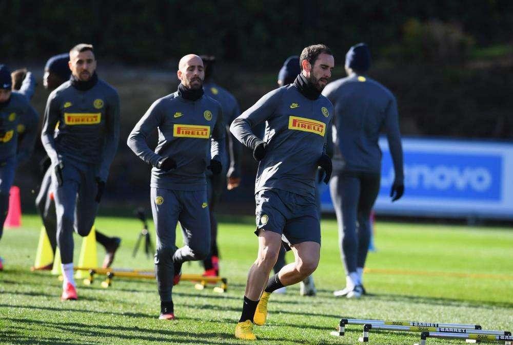 CdS - Verso la ripresa: agli stranieri dell'Inter sarà sufficiente un lieve preavviso per tornare in Italia. Solo Godin è più lontano