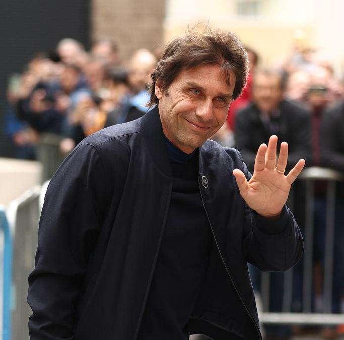 L'entourage di Conte reagisce alle voci sul PSG: "Assurde fake news"