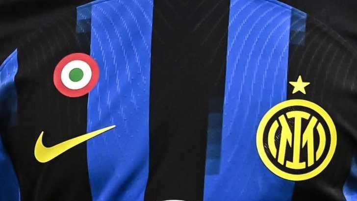FOTO - Tutto pronto nello spogliatoio dell'Inter: presente anche un gagliardetto speciale
