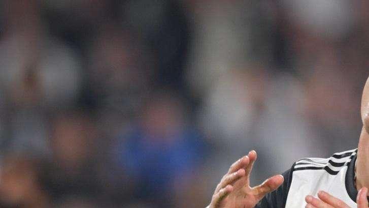UCL - Juve, è ancora flop Champions: non basta il 2-1, Lione a Lisbona. Ai quarti anche il City