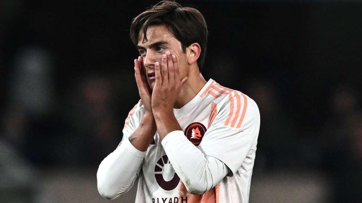 Roma, lesione per Dybala e Rensch: la Joya ai box per almeno un mese. A fine aprile c'è la sfida contro l'Inter 