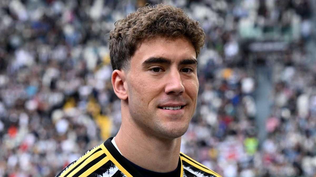 Vlahovic: "Thiago Motta? Per ora spero di restare più a lungo possibile in Germania. Poi parlerò con la società"