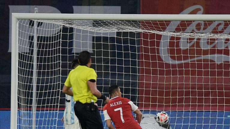 Cile, Sanchez riacciuffa Messi: "Non avevo mai segnato all'Argentina, il gol mi rende felice"