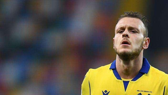 FcIN - Dimarco-Inter, si lavora per convincere l'Hellas. Setti vuole riscattarlo, in alternativa chiede un indennizzo